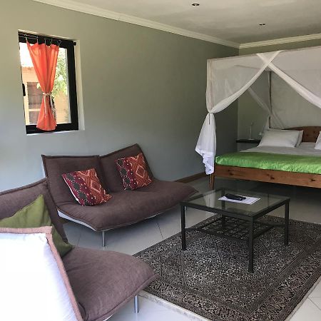 Aramesh Guesthouse And B&B 米德兰 外观 照片